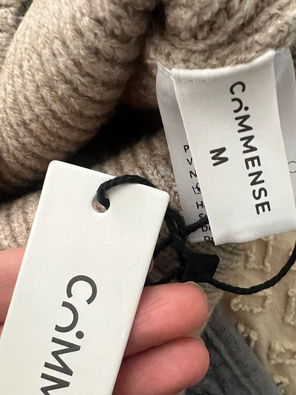 COMMENSE Beige Cable V-Neck Sweater with Denim Trim - Picture 8 of 9